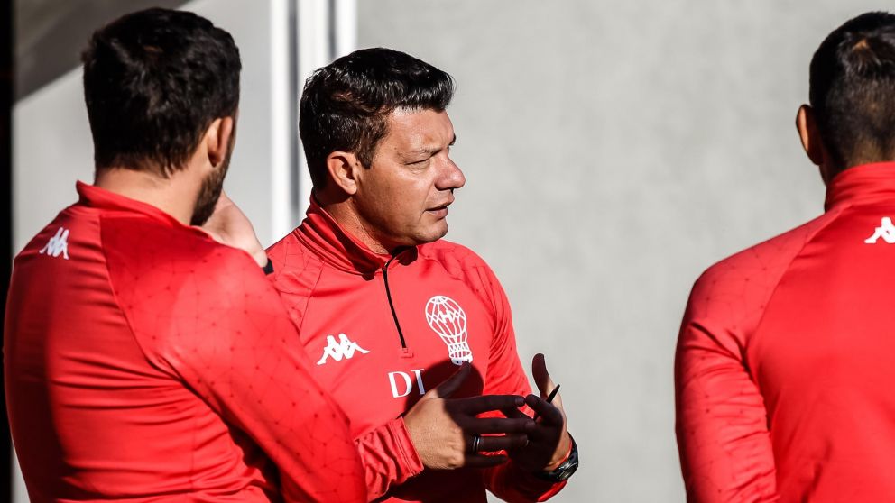 Sebastián Battaglia tuvo su primera práctica como entrenador de Huracán