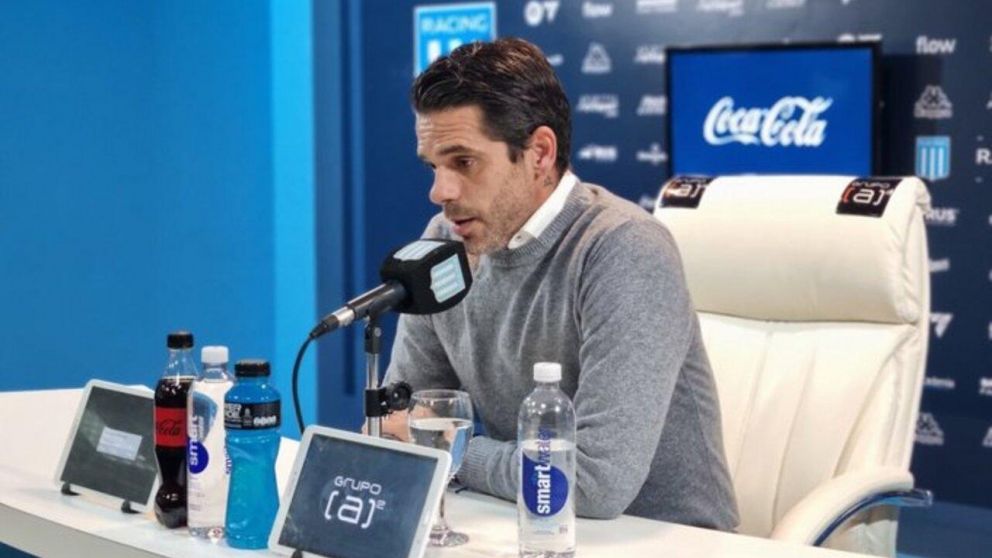 Racing turbulento: Gago se encerró en el vestuario y en conferencia de prensa confirmó que...