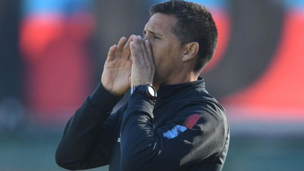 El Moncho Ruíz renunció a la dirección técnica de Arsenal y sigue el éxodo de entrenadores en la Liga Profesional