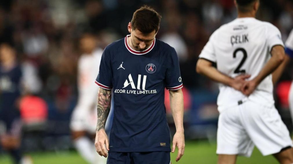 Hinchas del PSG insultaron a Messi y a Al-Khelaifi en el Parque de los Príncipes: mirá el video
