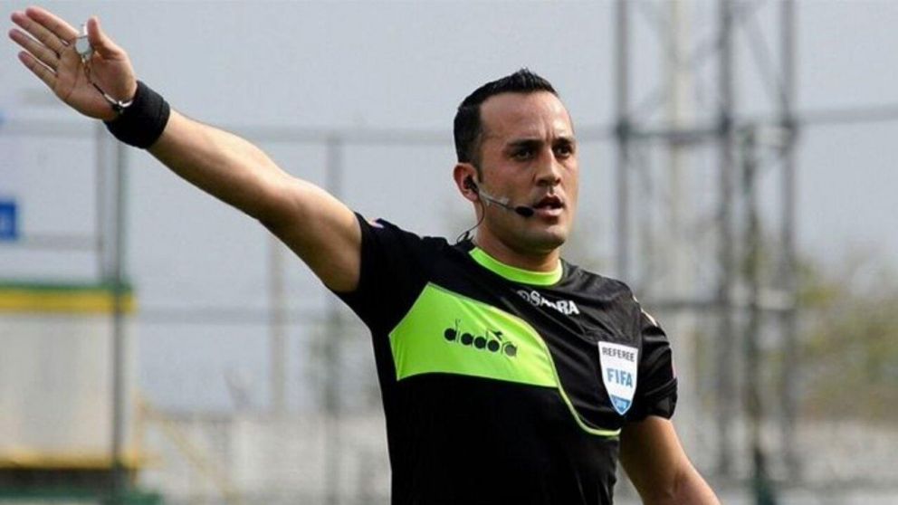 Fernando Espinoza, el polémico árbitro de la Liga Profesional: "no soy como Baldassi que cuenta chistes en los partidos"