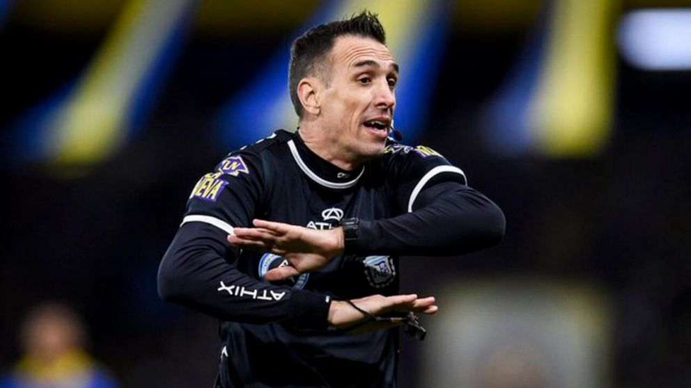 Liga Profesional: Pablo Dóvalo será el árbitro del choque de escoltas entre San Lorenzo y Defensa y Justicia