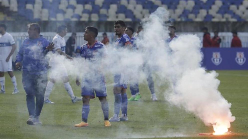 ¡Escándalo en Chile!: Suspendieron el clásico universitario por graves incidentes
