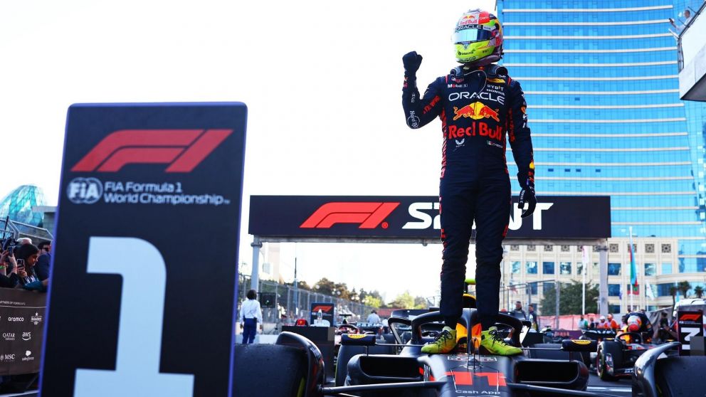 Fórmula 1: Checo Pérez pudo con Leclerc y ganó el Sprint en Azerbaiyán