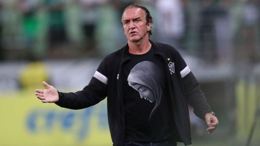 Echaron a Cuca de Corinthians tras conocerse que tiene una condena por violación de una menor