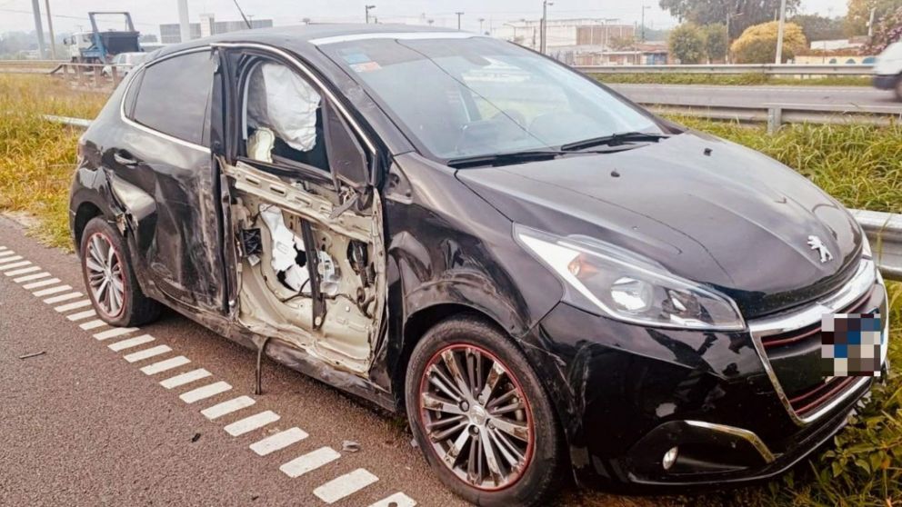 Alejo Véliz tuvo un impactante accidente automovilístico: camión lo chocó y huyó