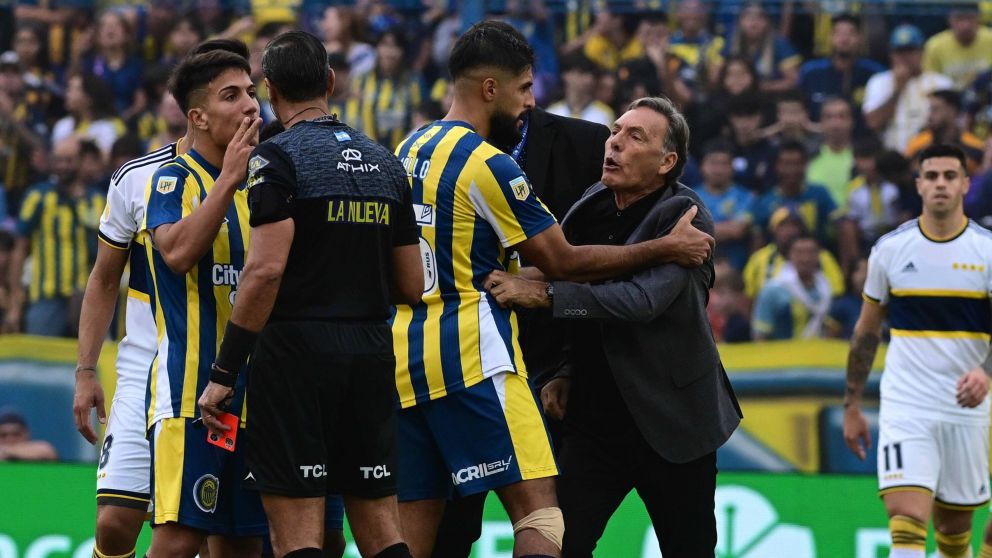 �Esc�ndalo en Rosario!: Miguel �ngel Russo y los jugadores de Central explotaron contra Penel