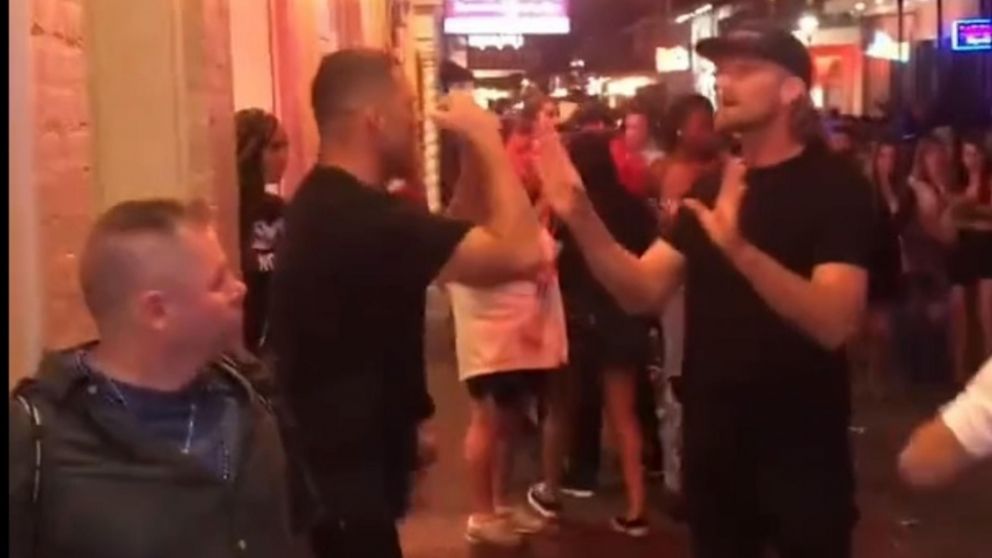 El luchador de UFC Nate Díaz noqueó a un hombre en pelea callejera, lo dejó inconsciente y Conor McGregor lo felicitó