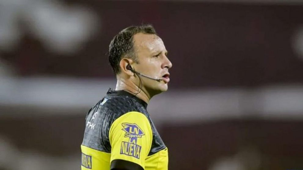 Darío Herrera, VAR de Independiente-Racing, fue contundente con la decisión de Falcón Pérez en el polémico penal
