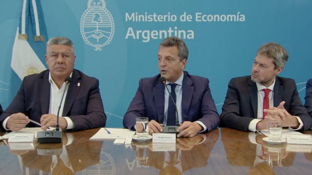 Chiqui Tapia y Sergio Massa anunciaron que Argentina será sede del Mundial Sub 20