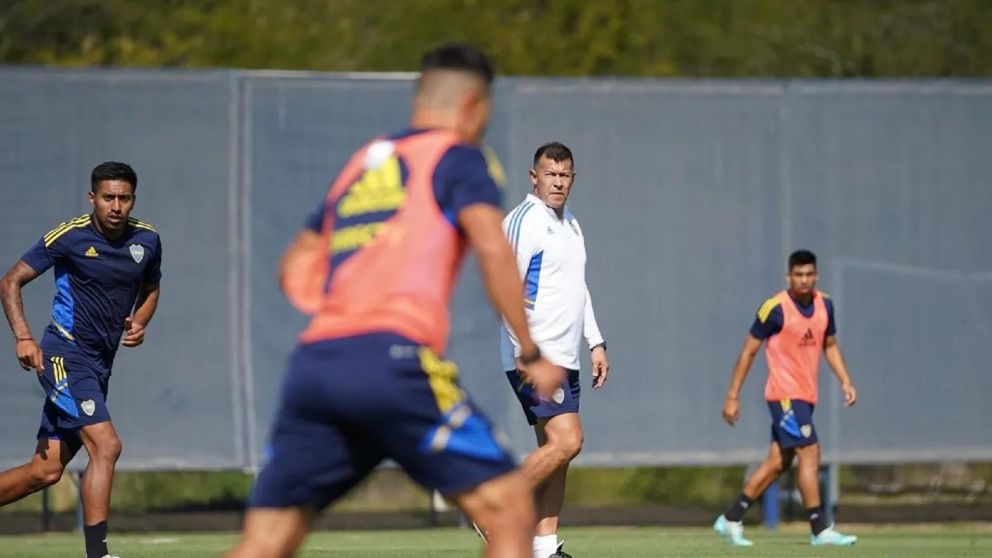 Almirón piensa en un Boca con cambios para jugar con Deportivo Pereira por la Copa Libertadores