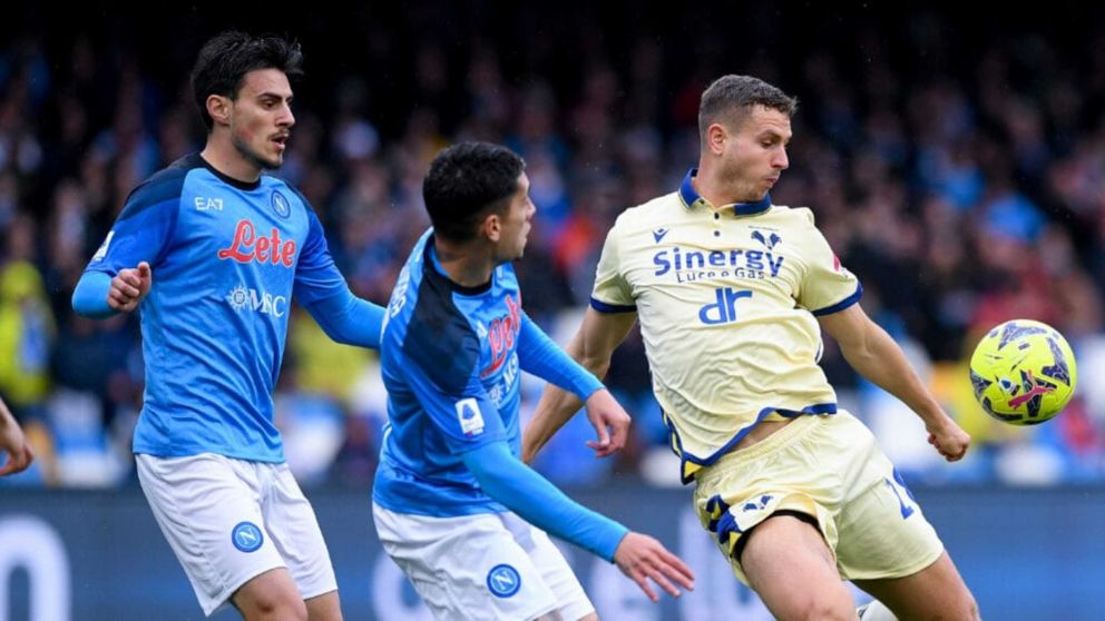 Napoli empató con Hellas Verona y sigue puntero en la Serie A