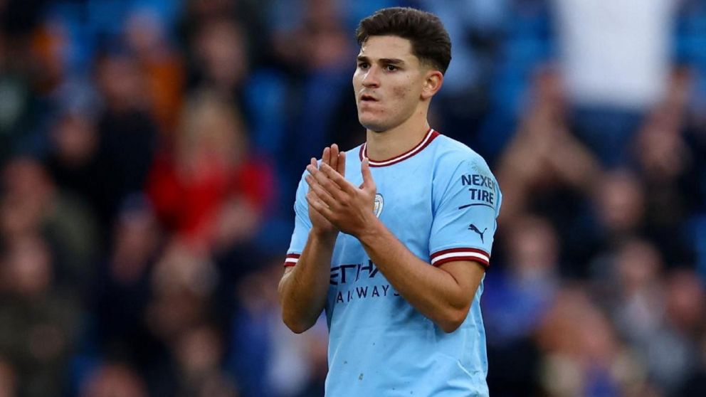 Manchester City venció a Leicester con un rato de Julián Álvarez y un doblete de Haaland