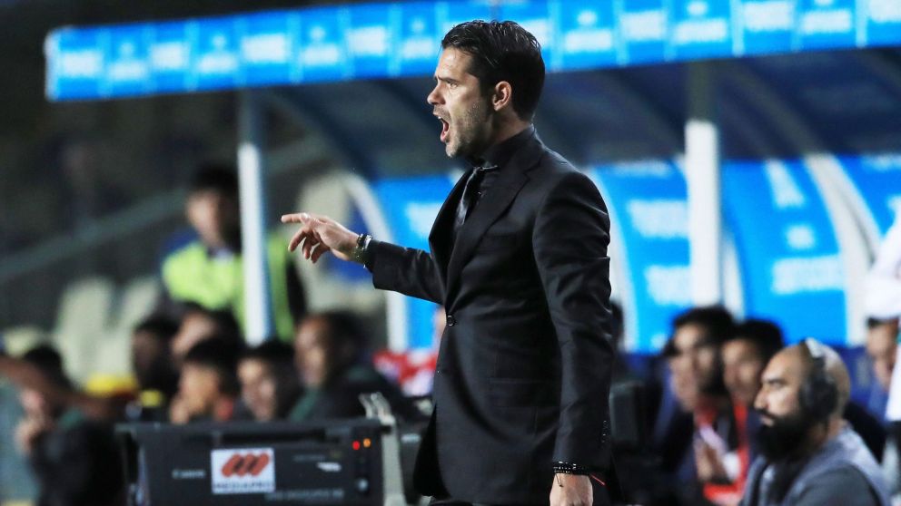 Racing: Gago tiene dos dudas con el equipo para el clásico ante Independiente