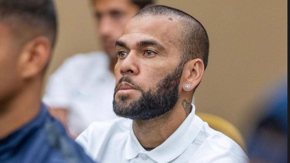 Dani Alves sigue detenido y deberá volver a declarar por la acusación de abuso sexual