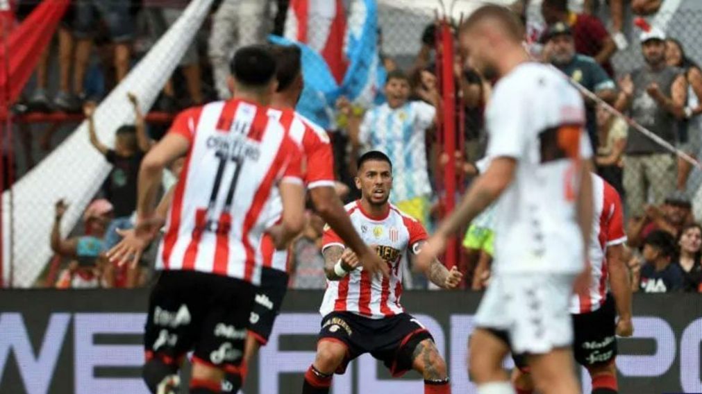 Barracas derrotó a Platense en un partido con polémicas y se quedó sin técnico
