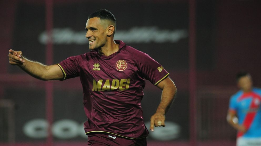 José Sand rompió una marca y superó a Kempes y Labruna