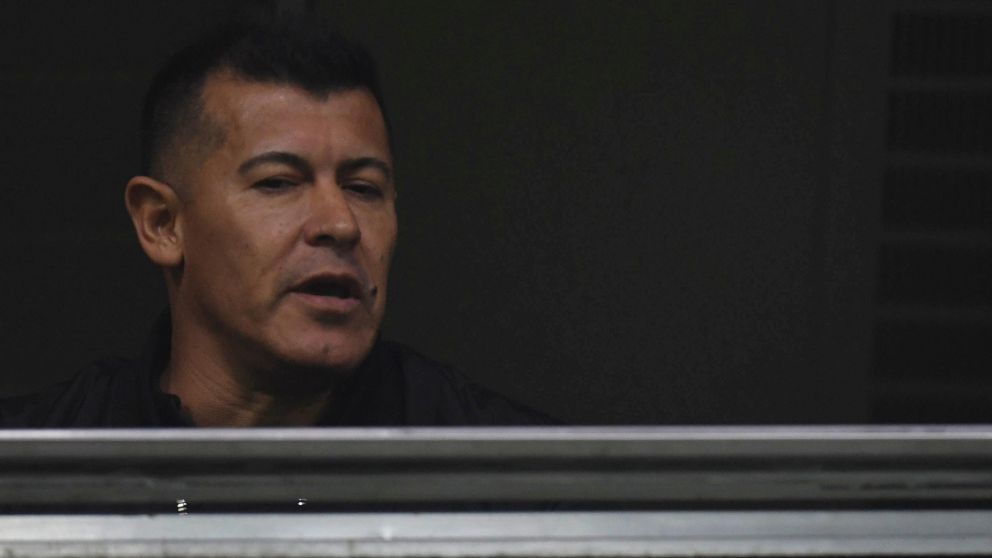 "Renunció Almirón", el meme que estalló tras la derrota de Boca