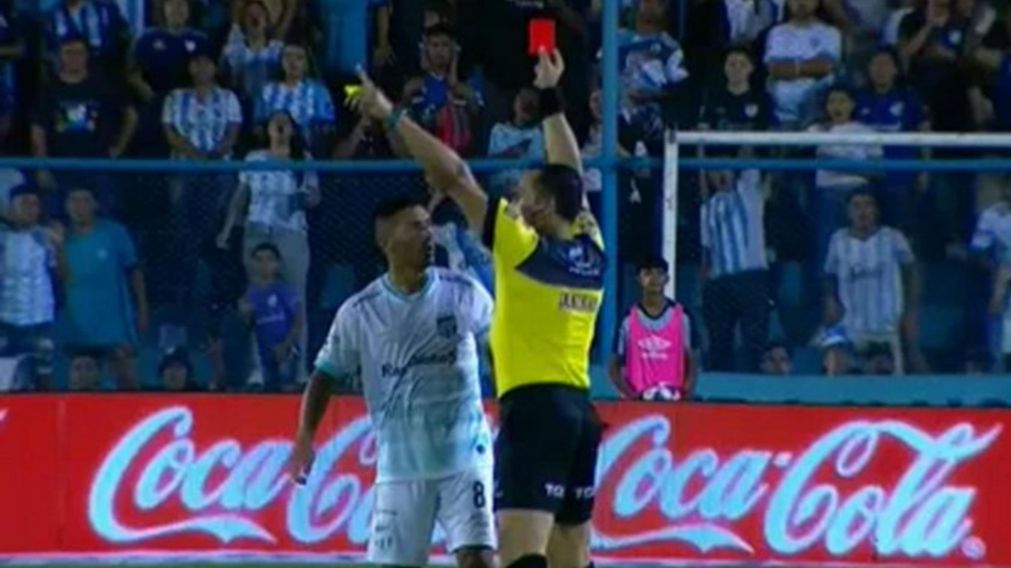 Guillermo Acosta liquid� a Fernando Espinoza con un insulto incre�ble y lo invit� a pelear tras el duelo entre San Lorenzo y Atl�tico Tucum�n