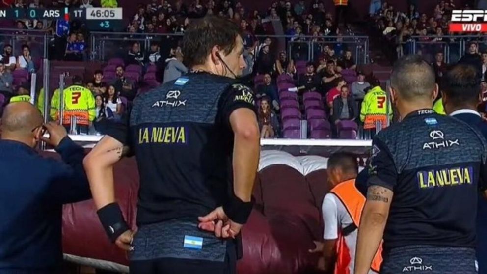 Liga Profesional: El tremendo blooper que se vivió en la cancha de Lanús con Germán Delfino y el VAR