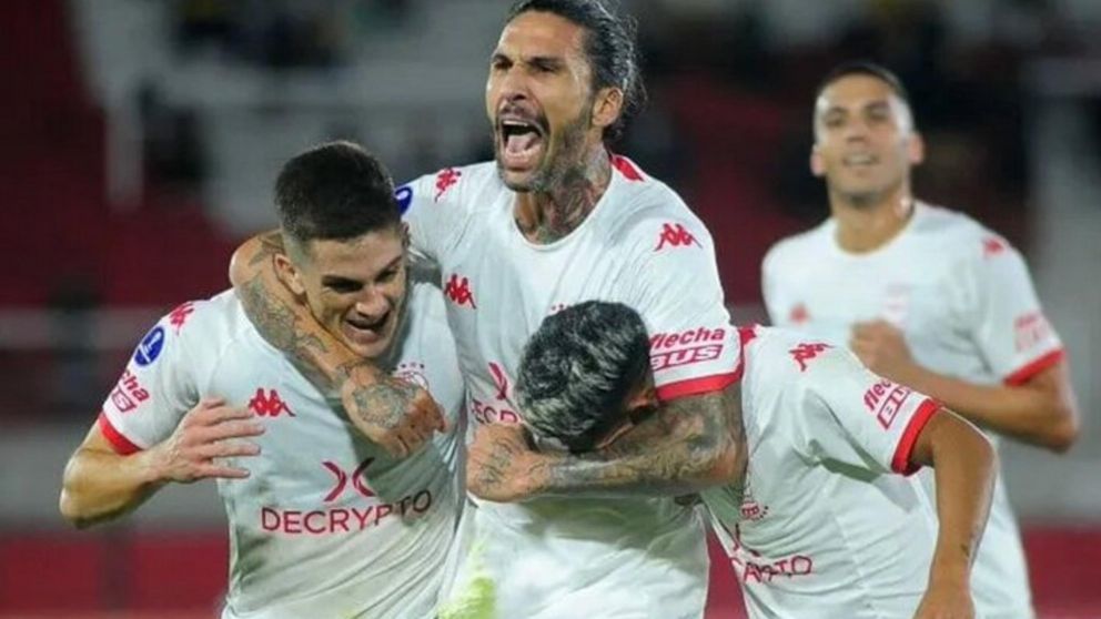 Hurac�n debut� con una goleada ante Guaran� y se ilusiona en la Copa Sudamericana