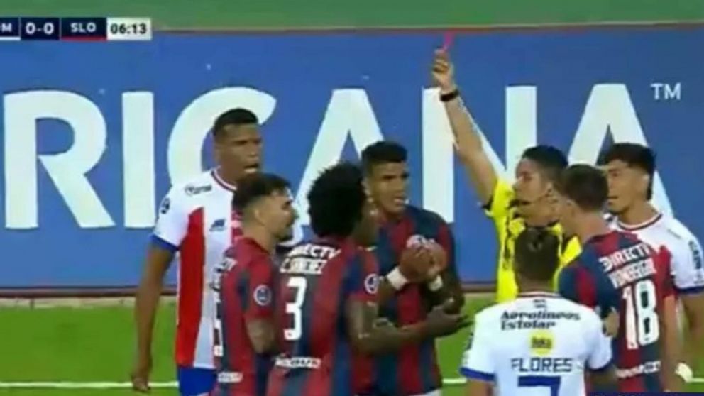 San Lorenzo explotó tras sufrir la increíble expulsión de la Roca Sánchez: dos faltas y dos amarillas en seis minutos