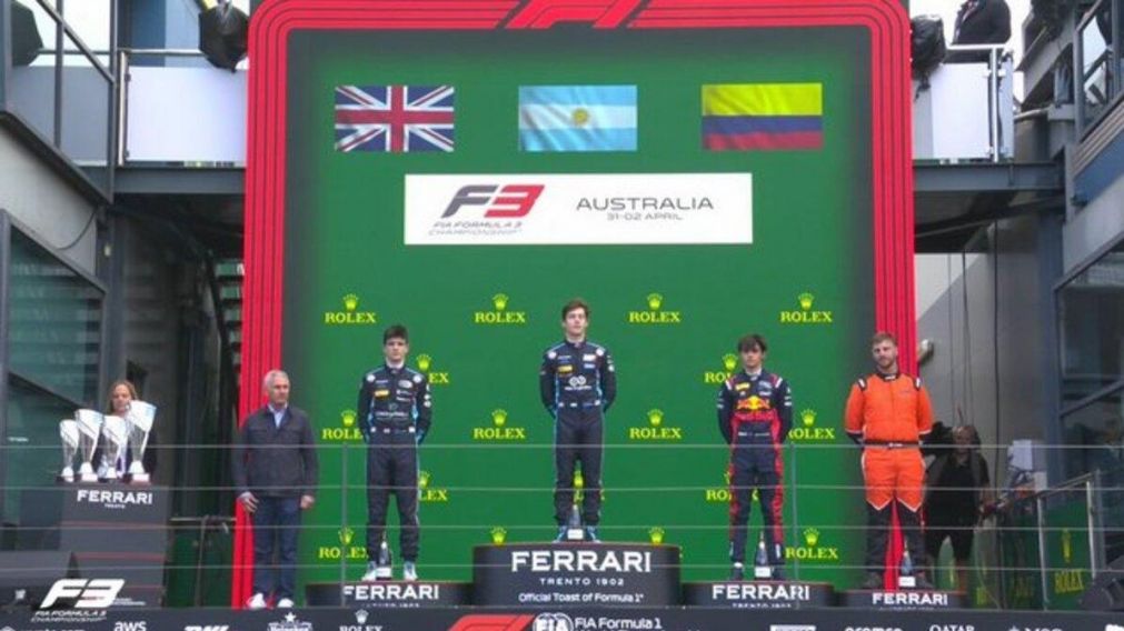 Franco Colapinto vol� en Australia y gan� su primera carrera Sprint de la F�rmula 3: tremenda remontada