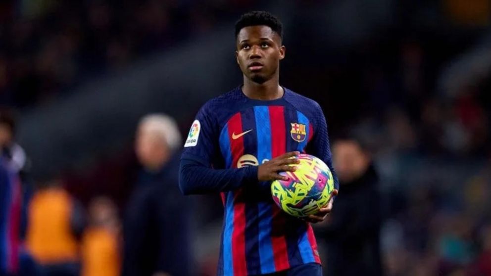 El padre de Ansu Fati destrozó a Xavi y al Barcelona y estalló el escándalo
