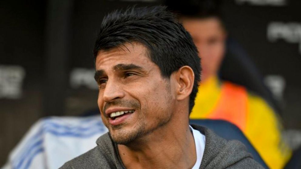 ¡Bombazo!: Hugo Ibarra está en Ezeiza y se reune con Juan Román Riquelme