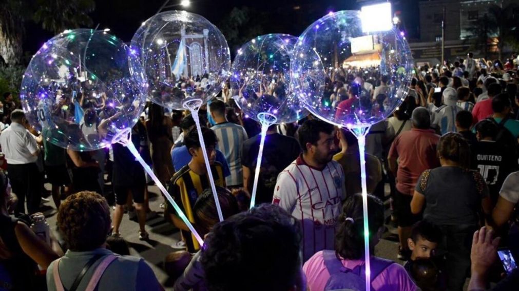 La Selección Argentina está en Santiago del Estero y la multitud desbordó todo: videos y detalles de la llegada