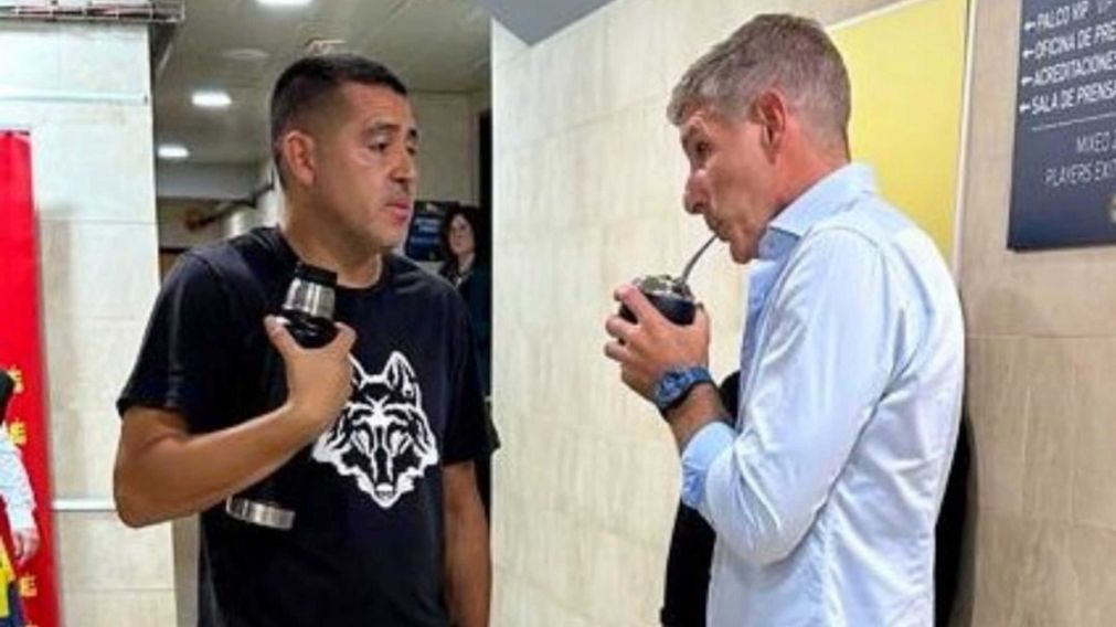 Juan Román Riquelme y Martín Palermo fueron titulares en el homenaje a los 100 años del Villarreal