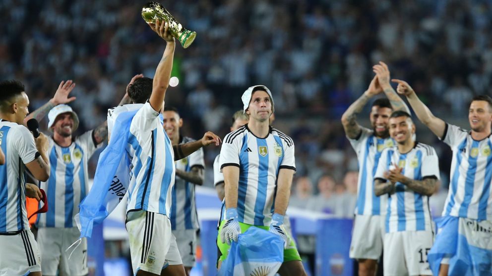 Los jugadores de la Selección Argentina festejaron a pleno karaoke y emocionaron a todos