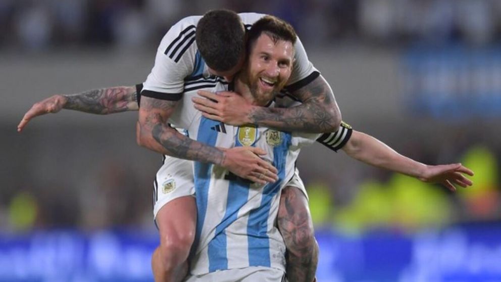 Lionel Messi marcó el gol número 800 de su carrera y el 99 en la Selección Argentina: el video del récord