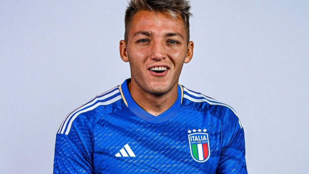 Mateo Retegui debutó con un gol en la Selección de Italia ante Inglaterra y además cantó el himno: los videos