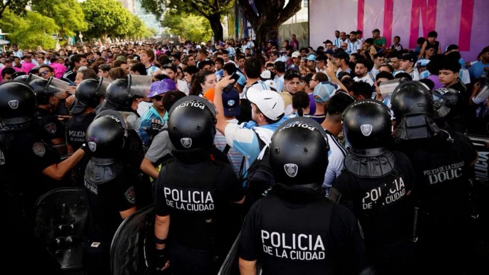 Argentina vs Panamá: hinchas con entradas truchas fueron detectados en los accesos al Monumental