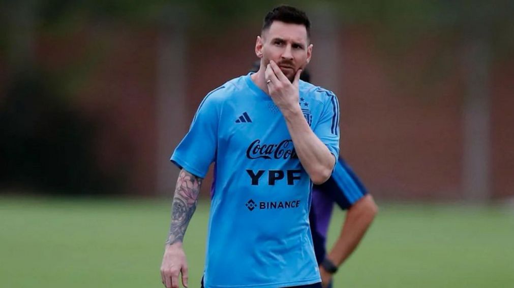 ¡Locura por Messi!: creían que estaba en la iglesia de San Nicolás y "explotó" de hinchas
