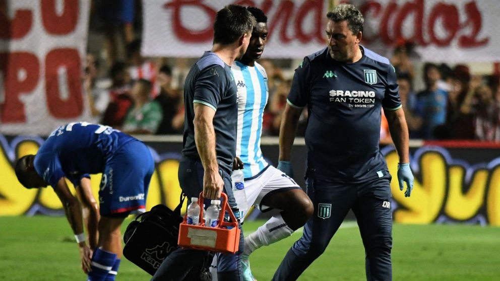 Racing analiza tomar medidas tras la lesión de Johan Carbonero