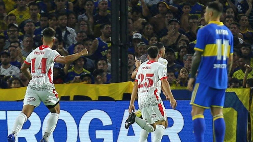 Boca sin rumbo y sin "Gloria": perdió ante Instituto y se fue silbado de la Bombonera