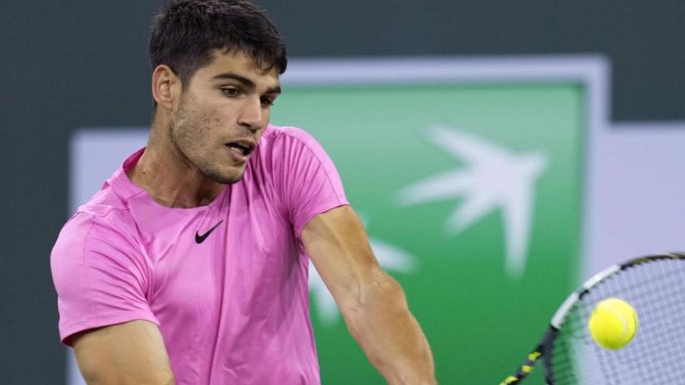 Alcaraz alcanza las 100 victorias en su carrera tras superar a Griekspoor en Indian Wells