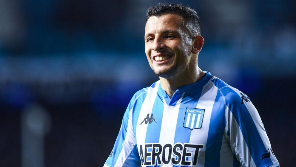 Emiliano Vecchio renovó con Racing y le puso fin a la novela