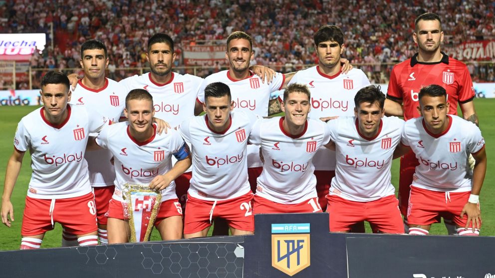 Estudiantes eligió a un DT campeón en el fútbol argentino para reemplazar a Balbo