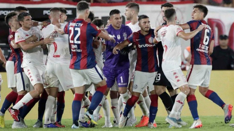 Huracán y San Lorenzo igualaron en un clásico con final muy caliente