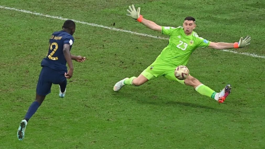Dibu Martínez habló sobre la atajada en la final del Mundial e hizo una curiosa confesión
