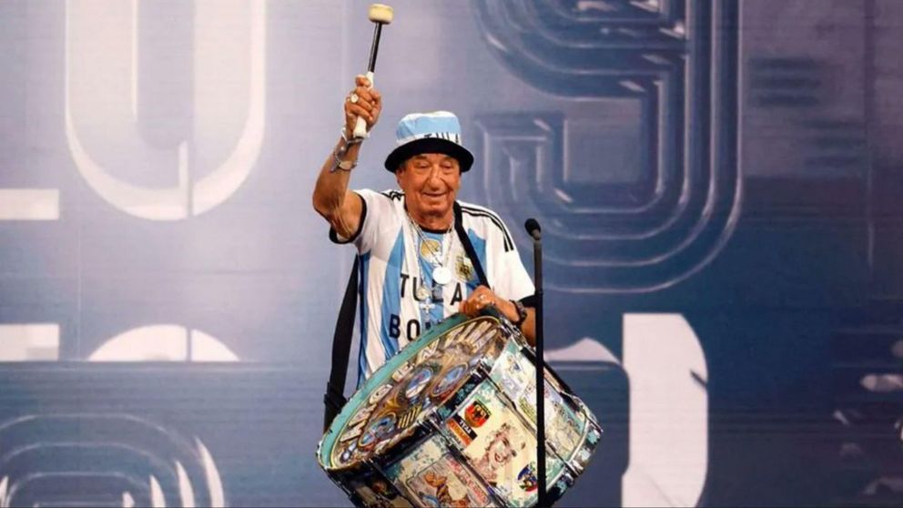 El gracioso discurso de Tula al recibir el premio que gan� Argentina como la mejor hinchada del mundo