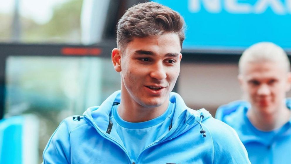 Barcelona le pregunta a Manchester City por Julián Álvarez