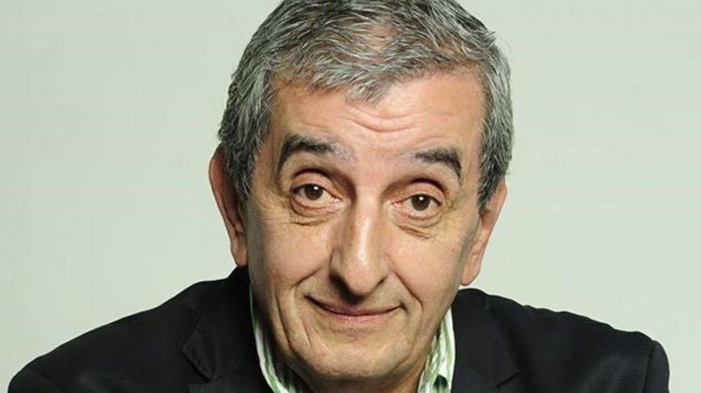 El Negro Álvarez celebra sus 80 años: talento intacto y humor que conquista generaciones.
