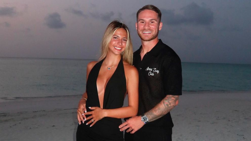 Alexis Mac Allister y Ailén Cova se convirtieron en padres de Alaia.