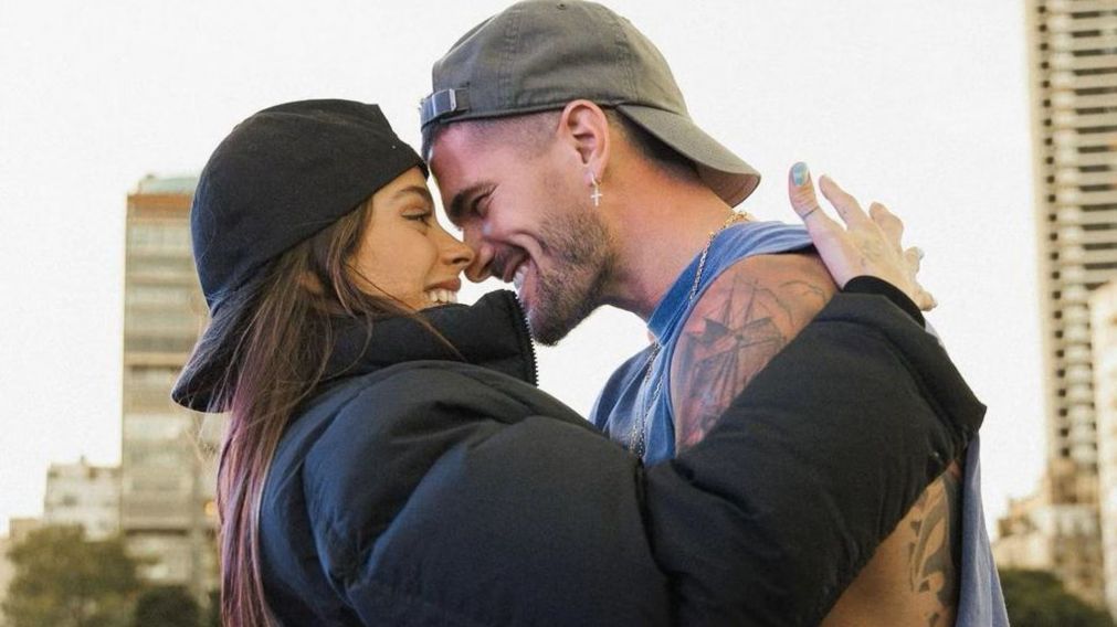 Rodrigo De Paul le habría propuesto casamiento a Tini Stoessel: las fotos que lo confirman.