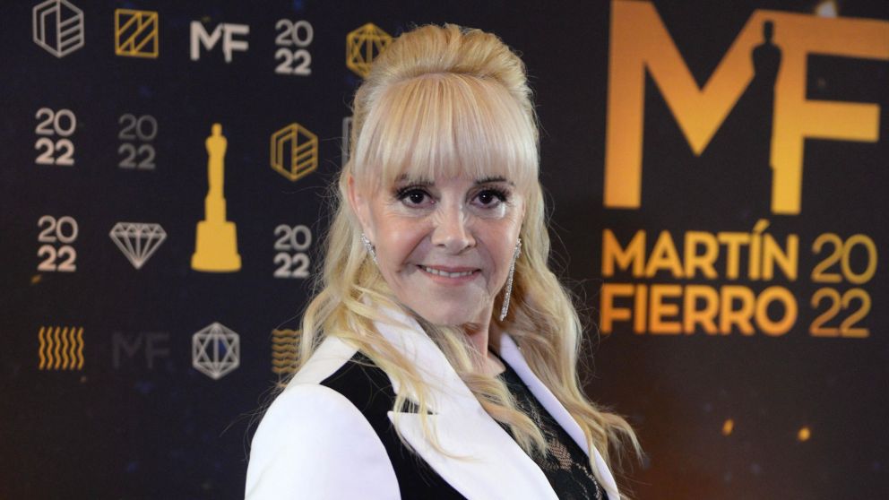 Claudia Villafa�e se mostr� tras el accidente de tr�nsito que sufri�.