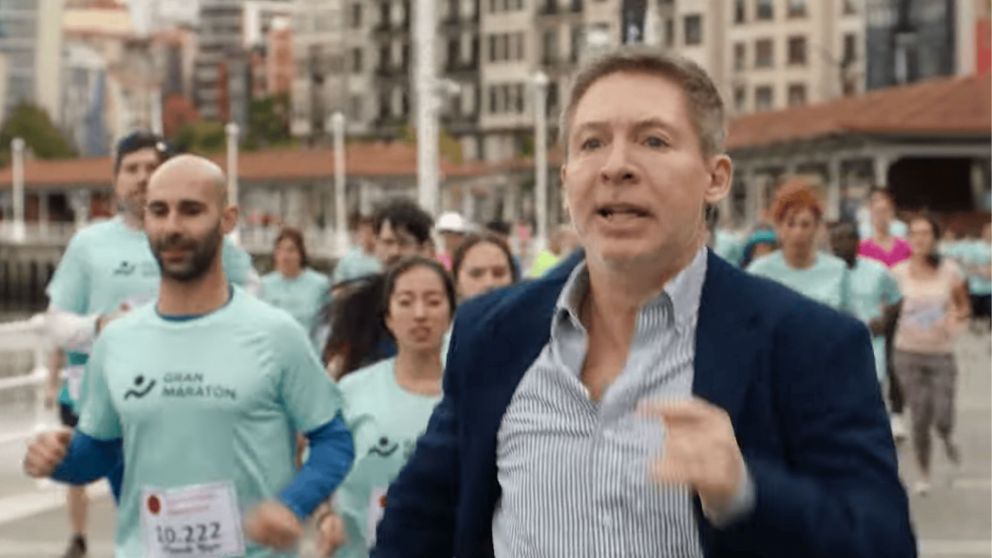 Esta nueva película de Netflix le pone un toque de comedia a un toma complejo como lo es la adicción a la tecnología.